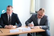 Podpisanie umowy na dofinansowanie remontów łazienek w SOSW w Jurkach, foto nr 4, 